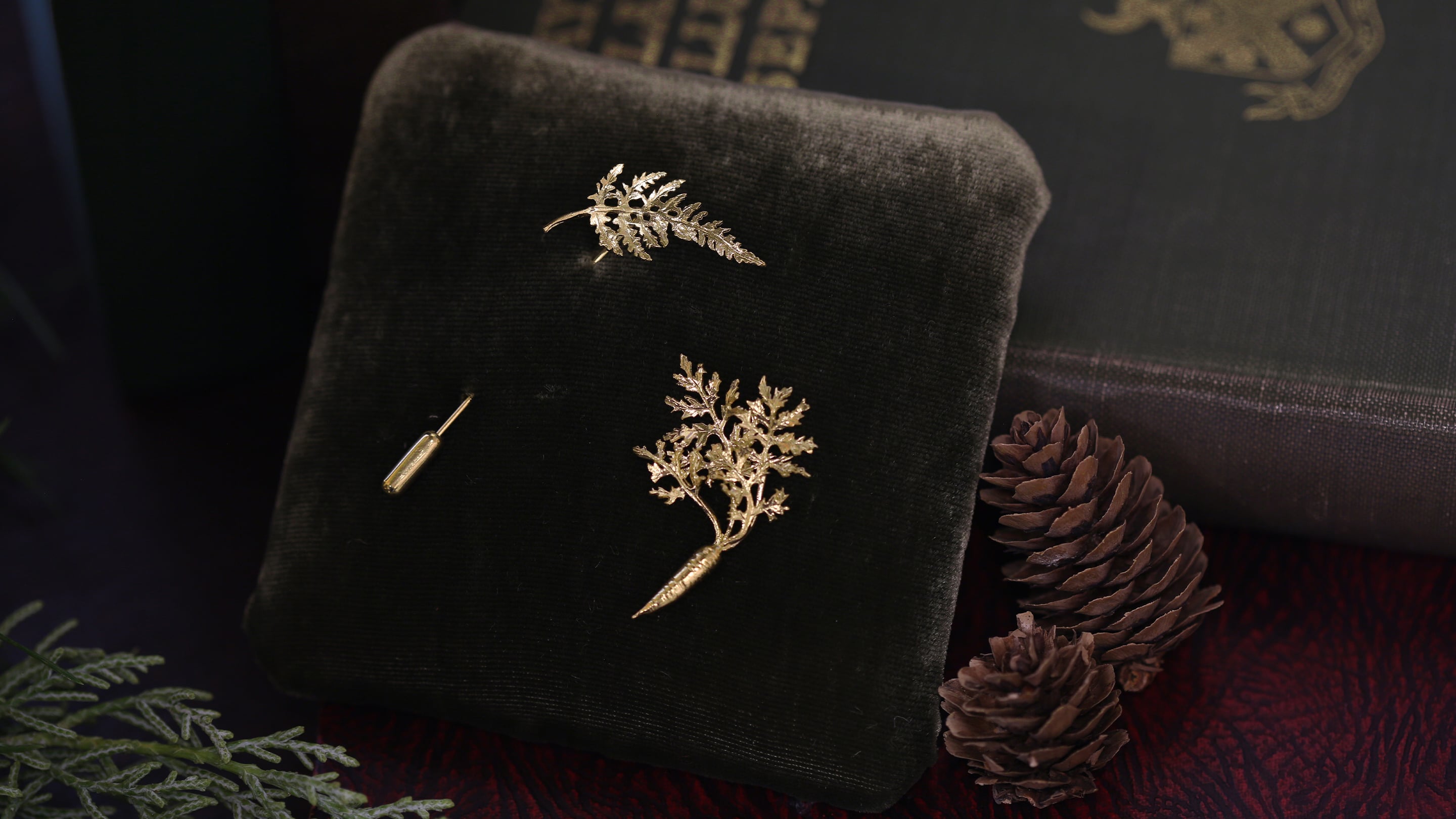 Pins & Brooches
