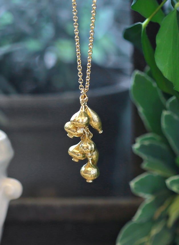 Alex Monroe 18kt yellow gold Teeny Tiny Hummingbird necklace - ShopStyle