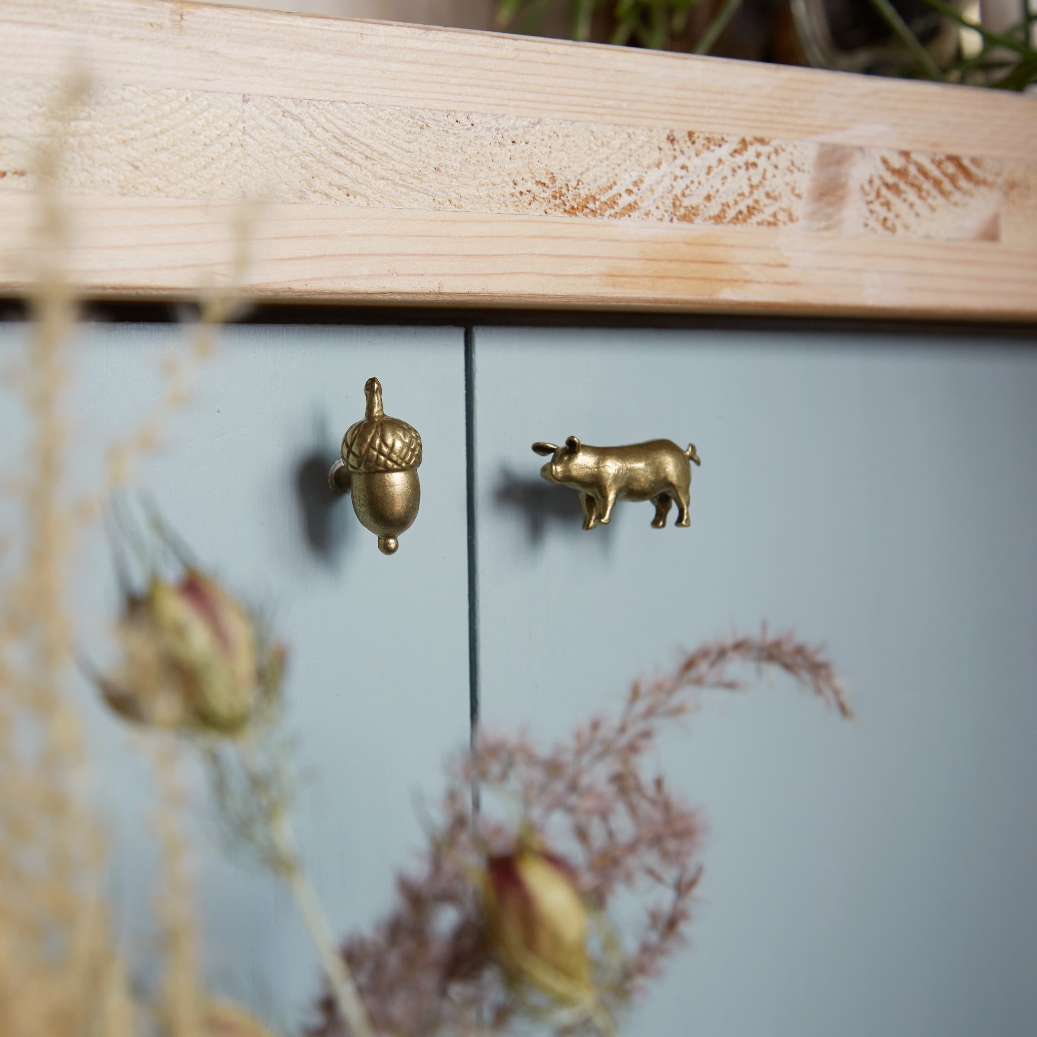 Suffolk Pig Drawer Handle