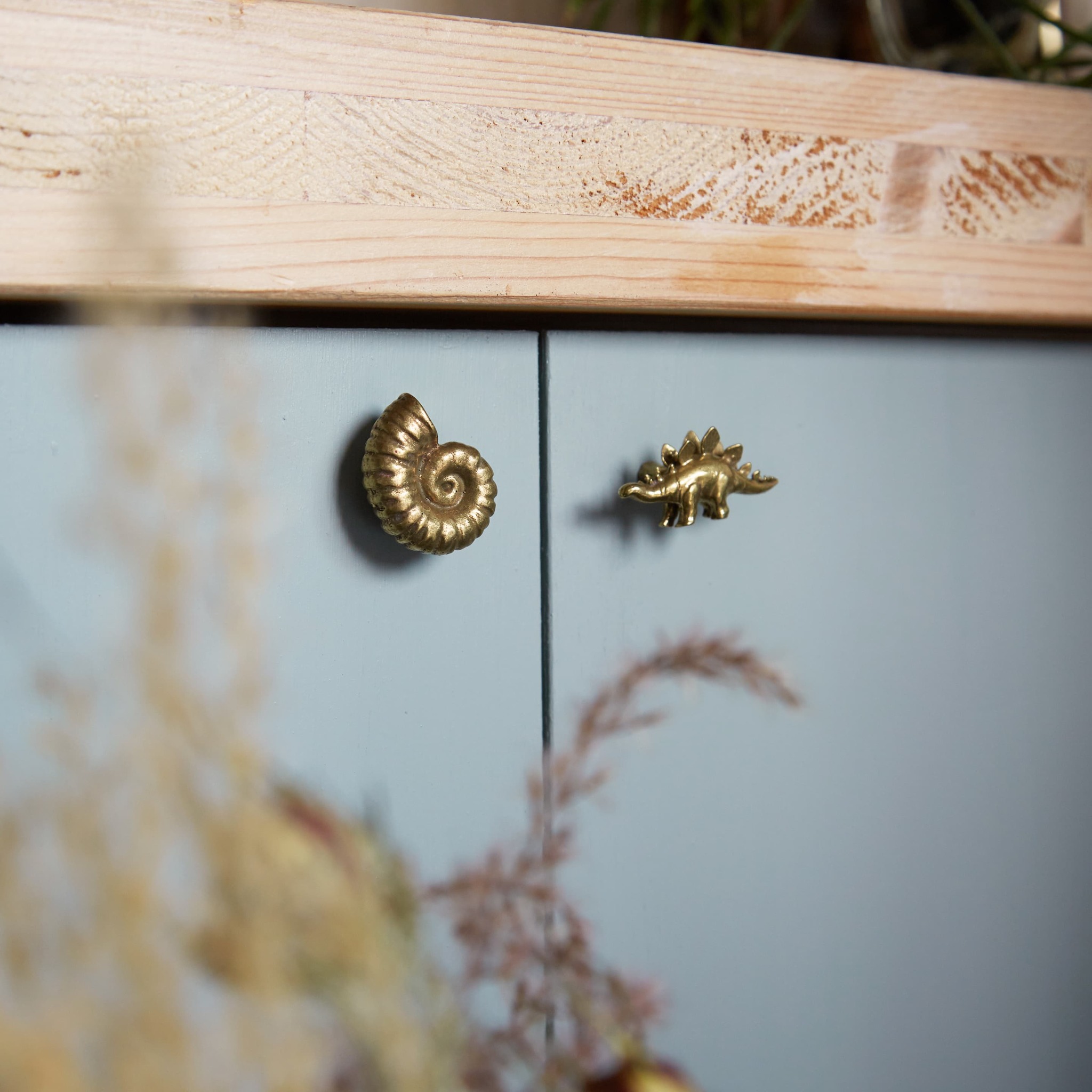 Stegosaurus Drawer Handle