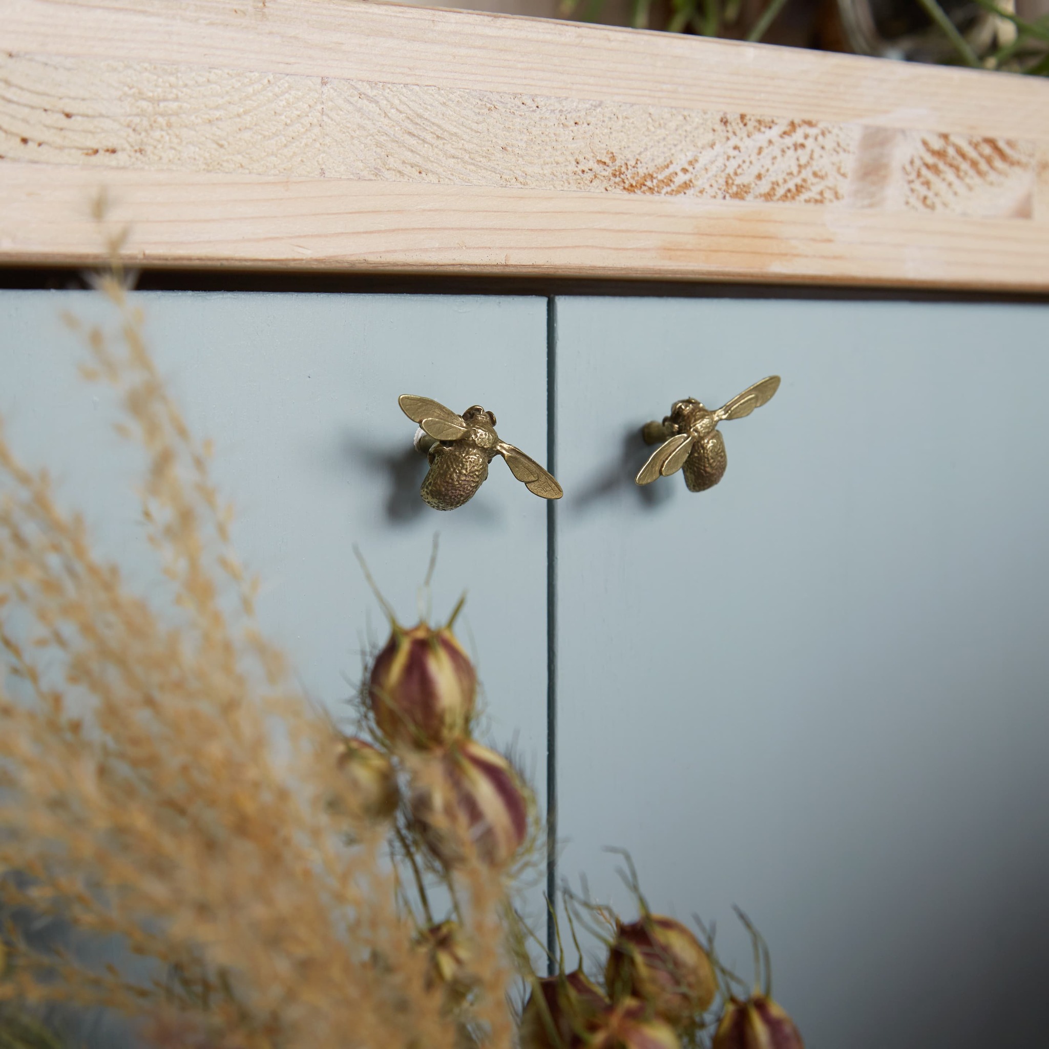 Bumblebee Drawer Handle