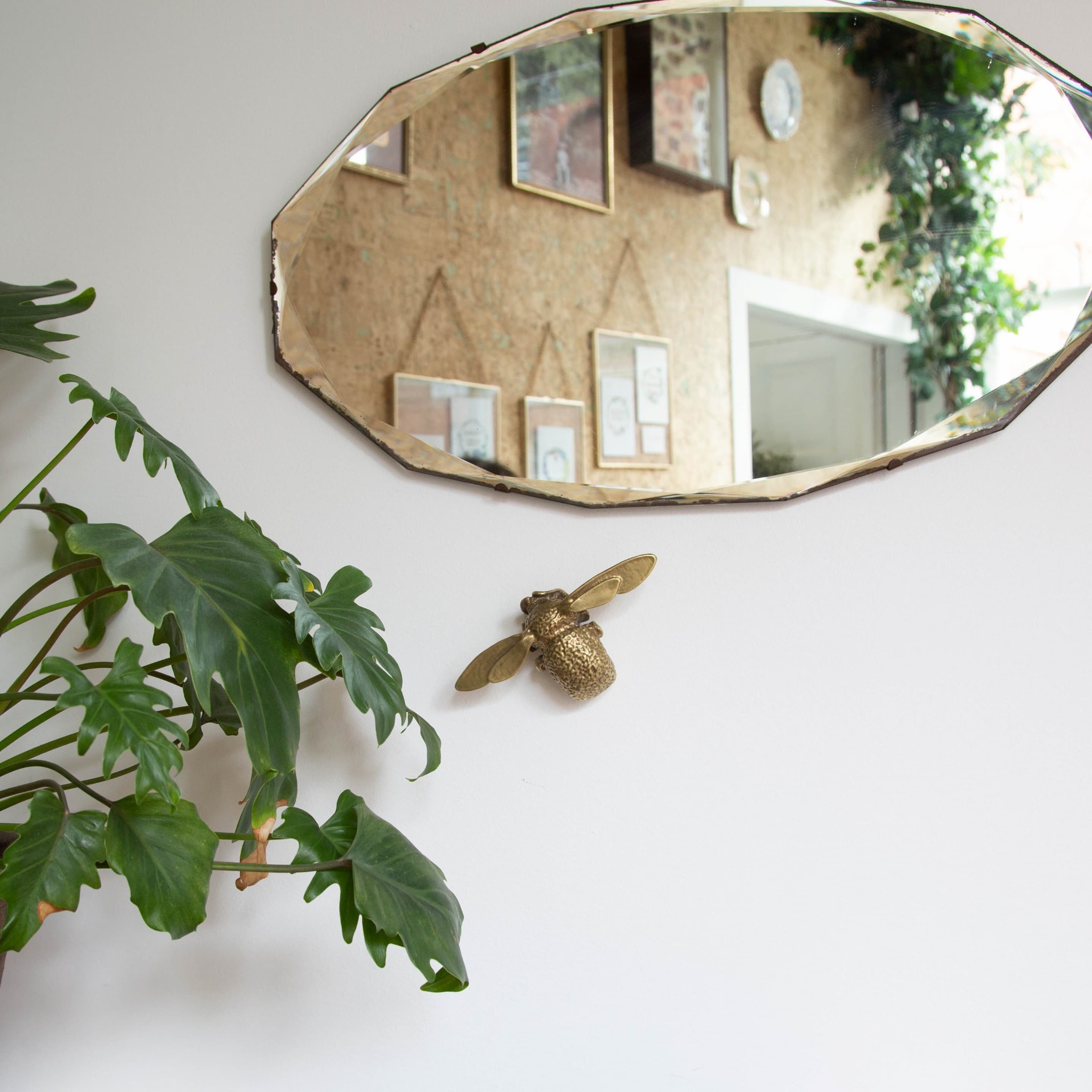 Decorative Brass Bumblebee with Wall Fixing 