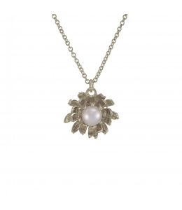 Silver Chrysanthemum Flower Pearl Necklace Product Photo