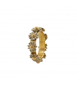 18ct Daisy Wreath Ring Product Photo