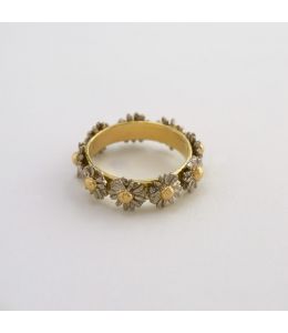 18ct Daisy Wreath Ring