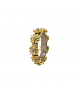 18ct Daisy Wreath Ring Product Photo