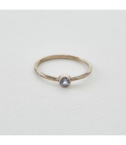 Papina Ring with 3.3 mm Hydrangea Sapphire