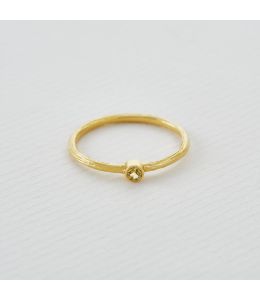 Papina Ring with 2.5 mm Sunflower Sapphire
