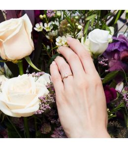 Bee Texture Ring with 0.25ct Emerald Cut Diamond