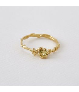 Rosa Alba Ring with Light Lime Sapphire