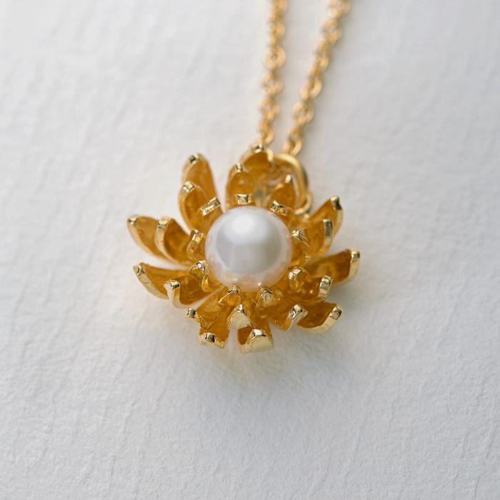 14K Italian Gold Mother of Pearl Flower Necklace – Daniel's Creations  Jewelry