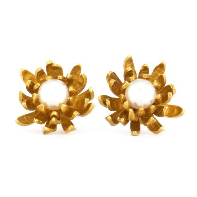 Chrysanthemum Flower Pearl Earrings