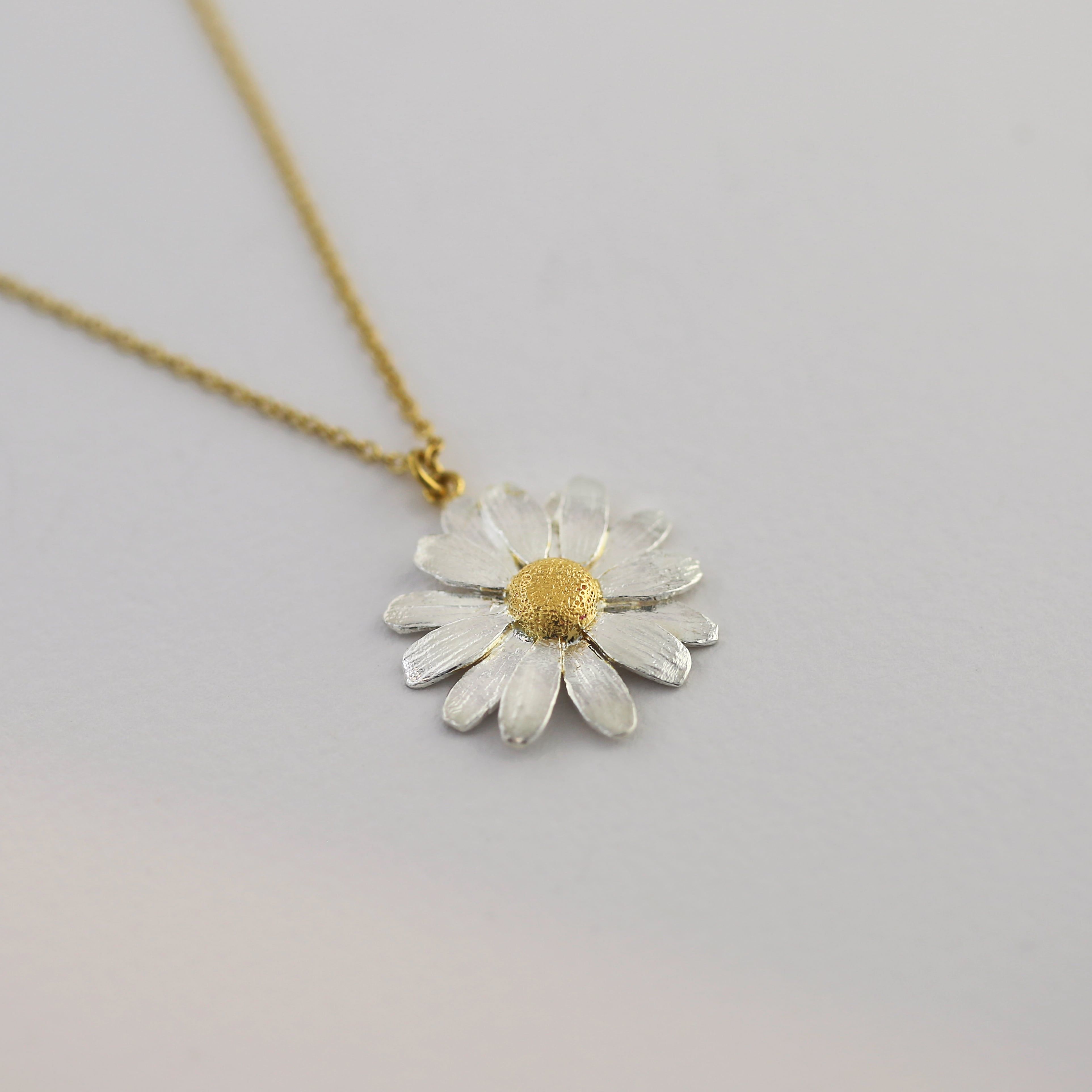 Daisy Pearl Pendant