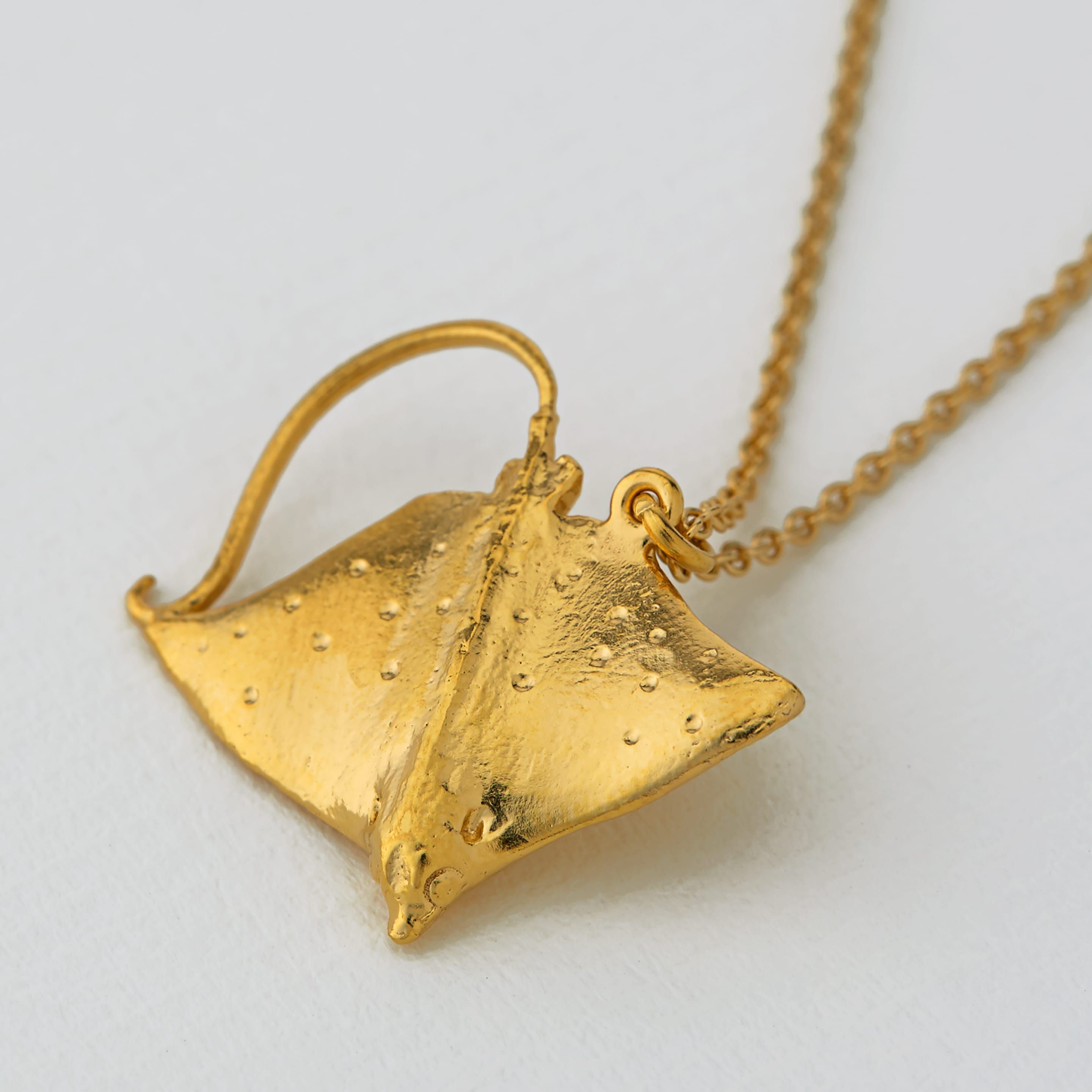 Details about   14K Yellow Gold Stingray Charm Pendant MSRP $343 