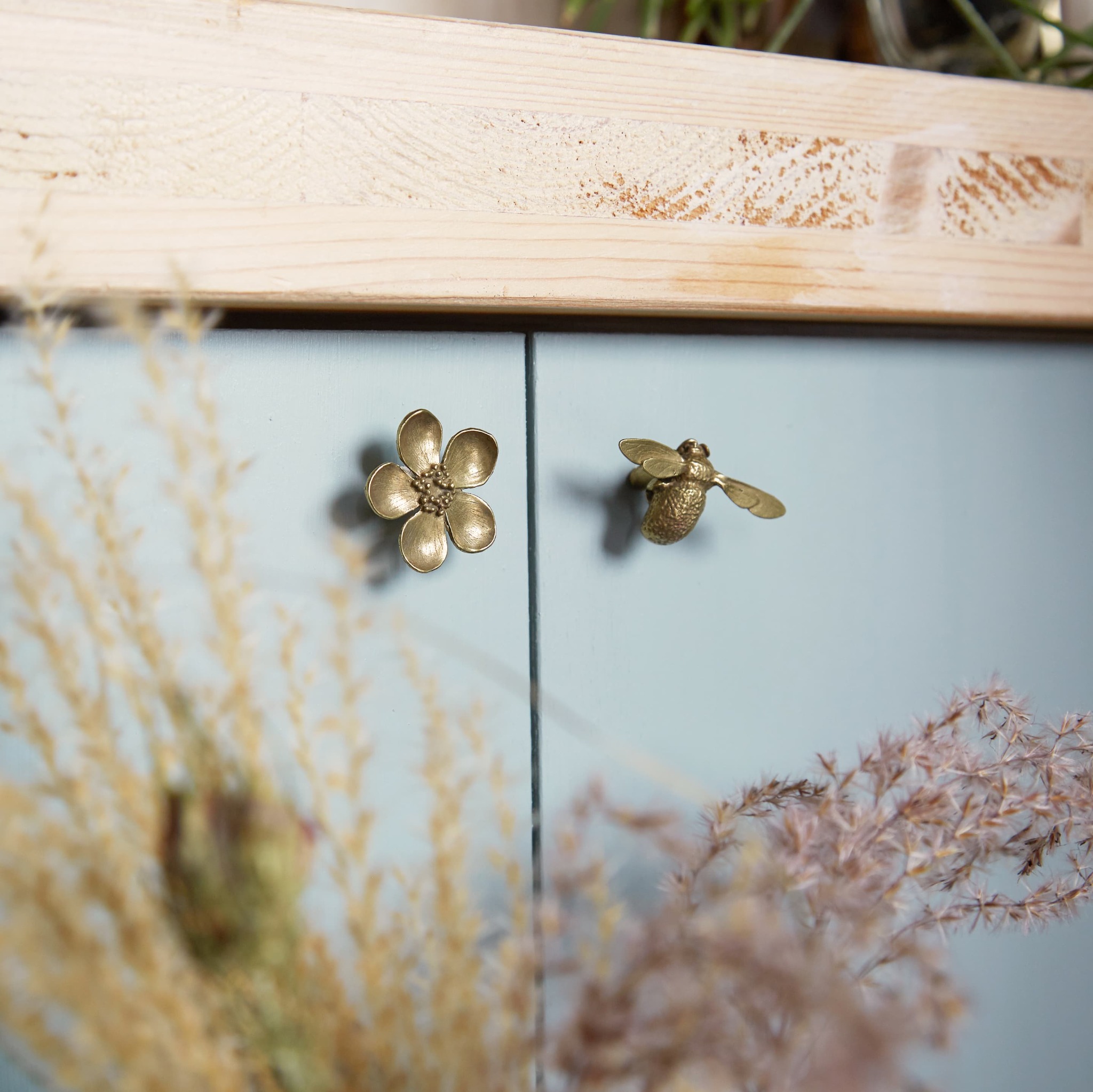 Buttercup Drawer Handle