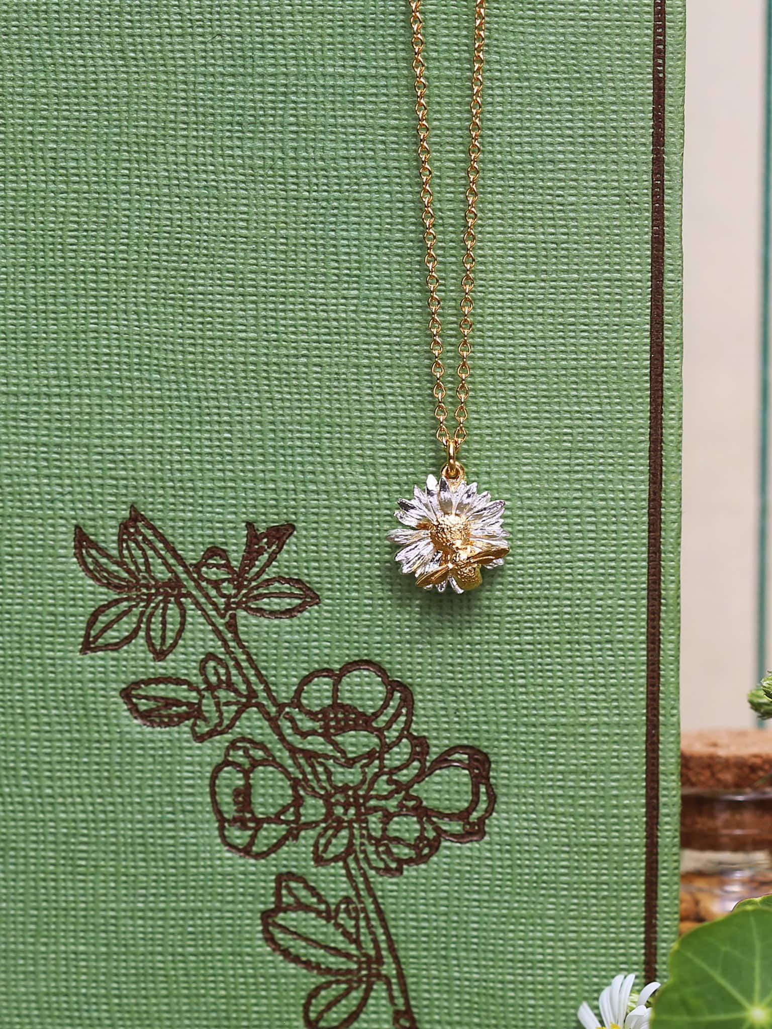 Daisy & Teeny Tiny Bee Gift Set 