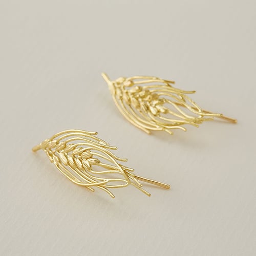 paper shot of yellow gold Barley Two-Way Crawler Earrings by Alex Monroe fine Jewellery