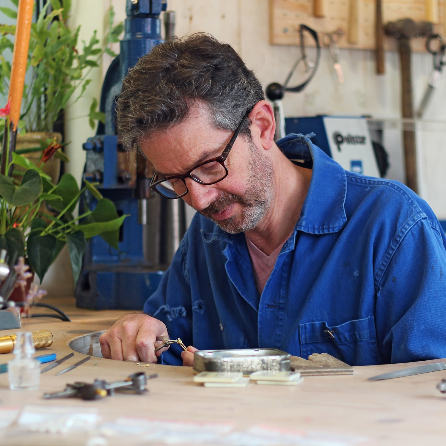 alex mornoe working in studio